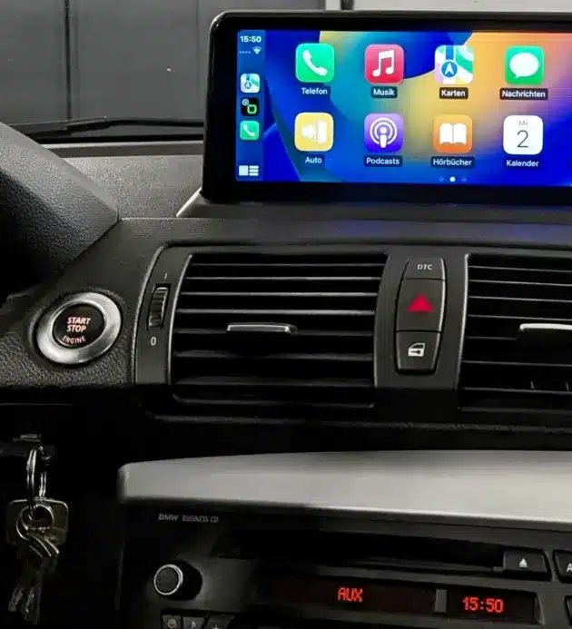 Ecran CarPlay monté sur tableau de bord pour BMW Série 1