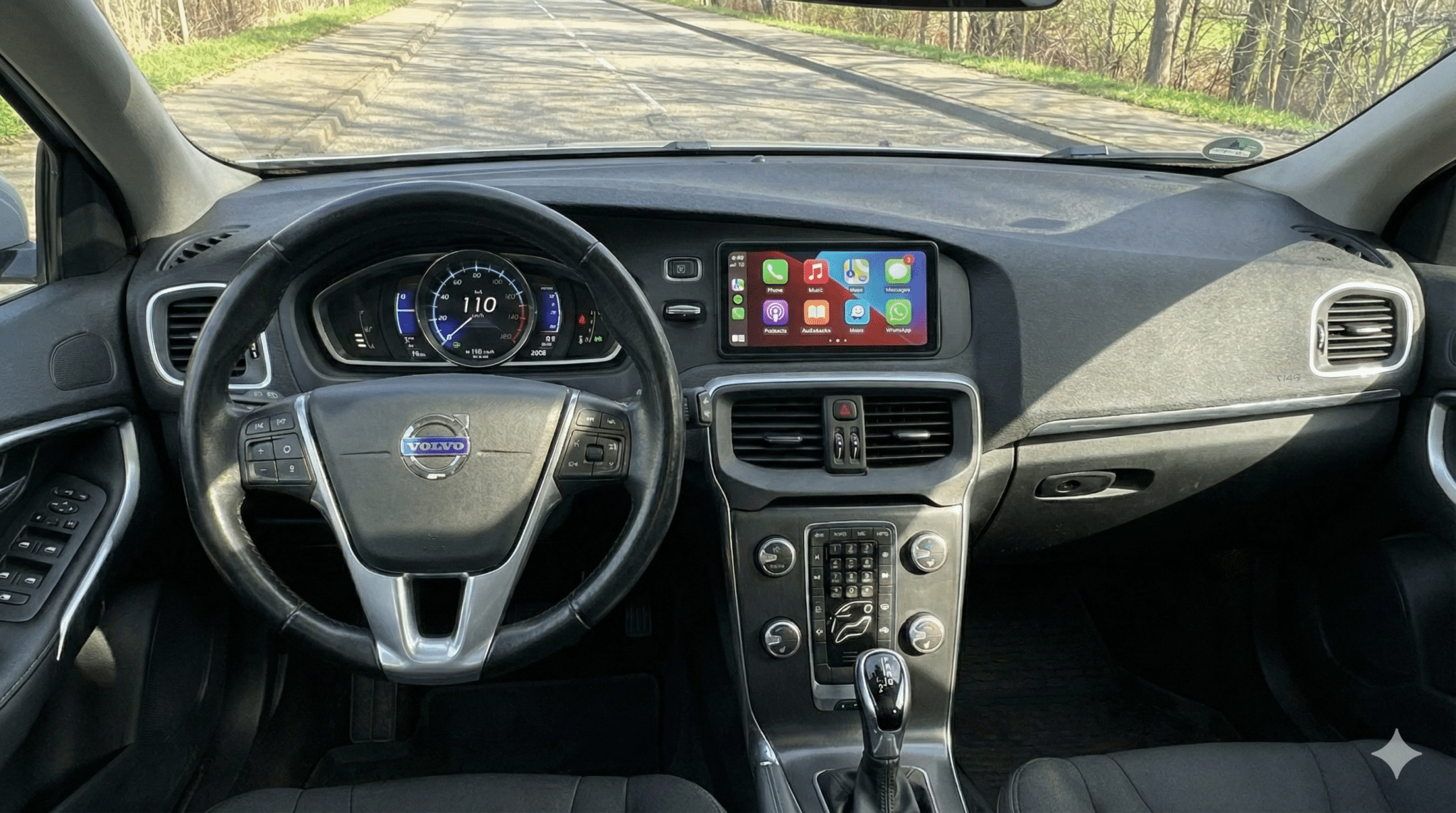 Ecran CarPlay monté sur tableau de bord pour Volvo V series - Image 2