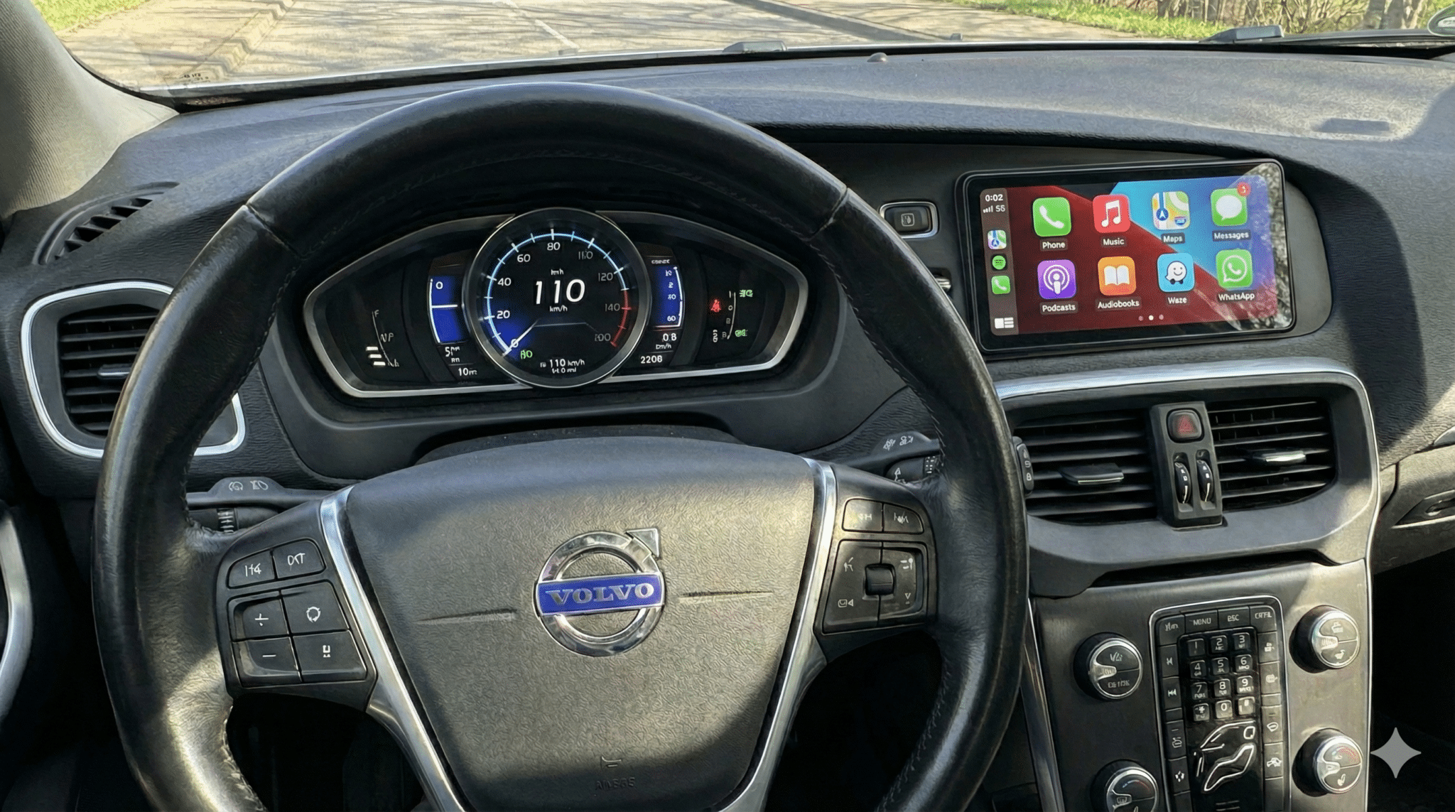 Ecran CarPlay monté sur tableau de bord pour Volvo V series - Image 5